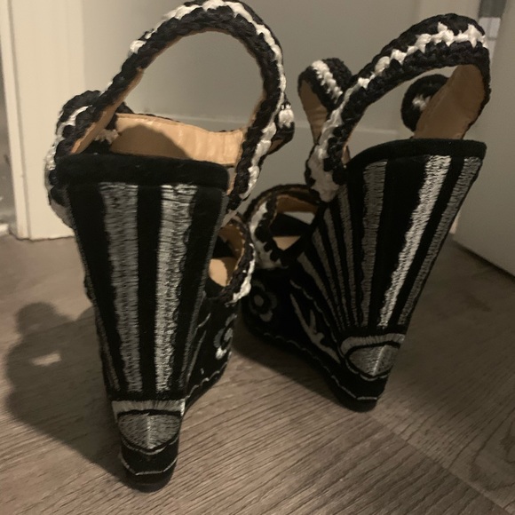 Chinese laundry wedge - Picture 2 of 4